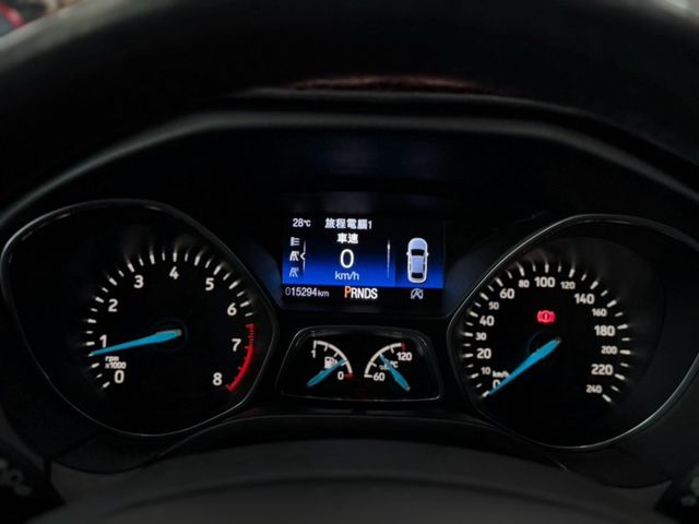 2017年 FOCUS 1.5 僅跑1萬公里 180P 里程保證 電折 定速 原廠影音 抬頭顯示器  第12張相片