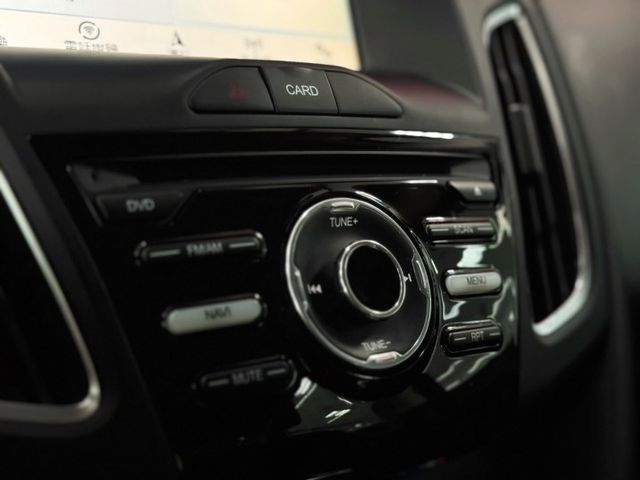 2017年 FOCUS 1.5 僅跑1萬公里 180P 里程保證 電折 定速 原廠影音 抬頭顯示器  第20張相片