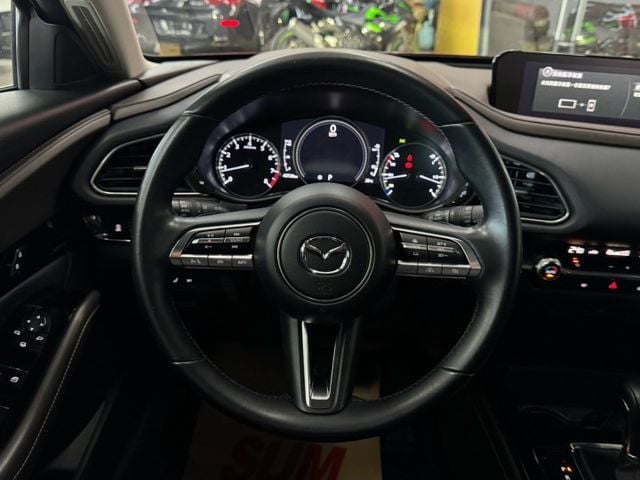 2022 MAZDA CX-30 僅跑4萬 IKEY ACC AEB 電尾門 盲點 BOSS音響 360環景 電動座椅  第11張相片