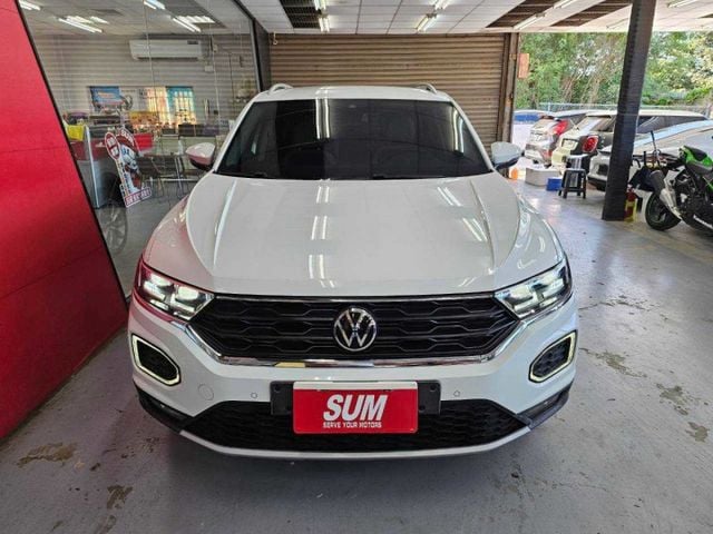 2021 VW T-ROC IKEY 摸門 電尾門 恆溫 盲點 ACC AEB 自動停車 車道維持 車道變換  第3張相片