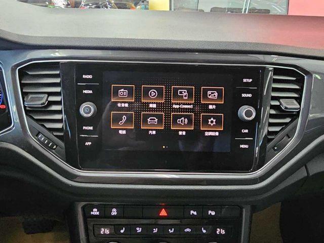 2021 VW T-ROC IKEY 摸門 電尾門 恆溫 盲點 ACC AEB 自動停車 車道維持 車道變換  第13張相片