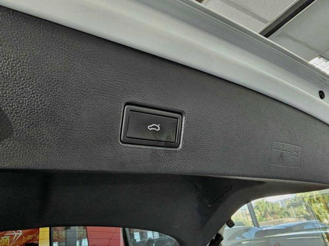 2021 VW T-ROC IKEY 摸門 電尾門 恆溫 盲點 ACC AEB 自動停車 車道維持 車道變換  第16張相片