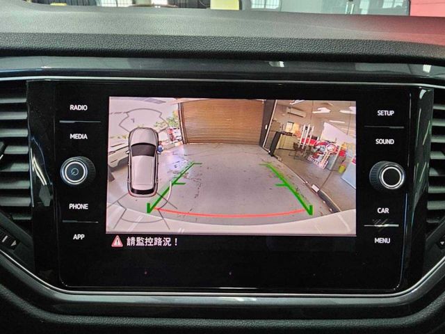 2021 VW T-ROC IKEY 摸門 電尾門 恆溫 盲點 ACC AEB 自動停車 車道維持 車道變換  第18張相片