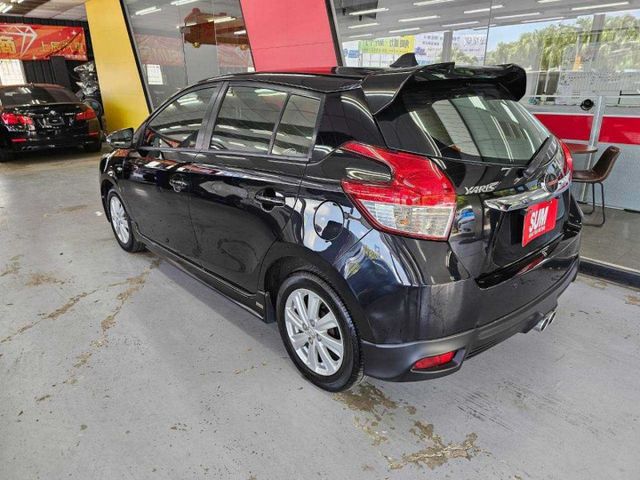 2015 TOYOTA YARIS 螢幕 倒車影像 藍芽音響 行車紀錄器 適合年輕人的第一台車  第2張相片