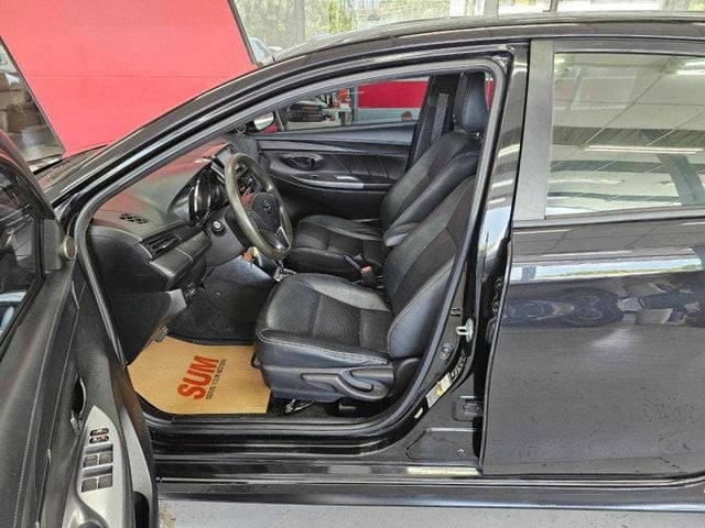 2015 TOYOTA YARIS 螢幕 倒車影像 藍芽音響 行車紀錄器 適合年輕人的第一台車  第7張相片