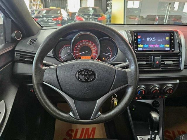 2015 TOYOTA YARIS 螢幕 倒車影像 藍芽音響 行車紀錄器 適合年輕人的第一台車  第18張相片
