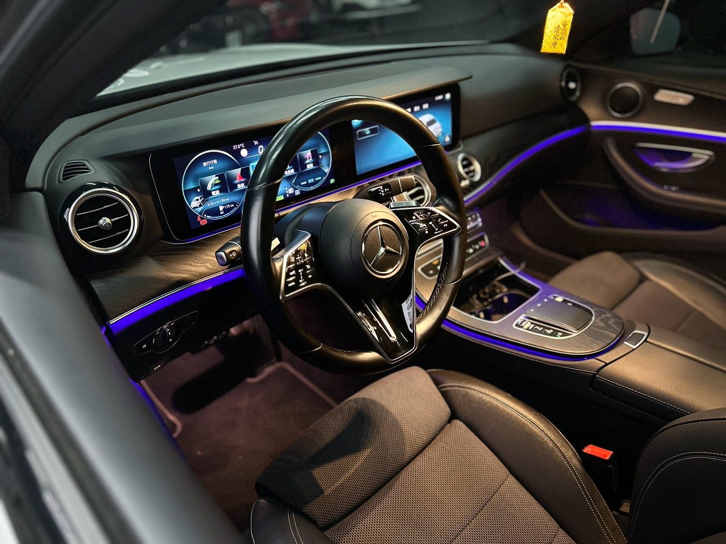 2020 benz W213.5 E200 夜色套件  第3張相片