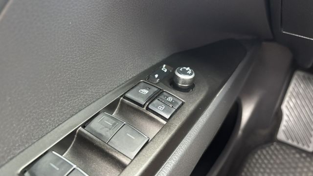 【穩重滿點+ACC跟車】超大座艙空間+認證車!來電0900-785-788阿政  第15張相片