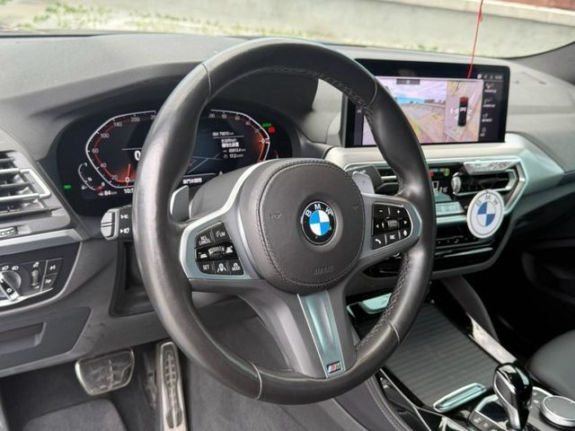 BMW/ 寶馬  X4 SERIES  X4 xDrive20i  第2張相片