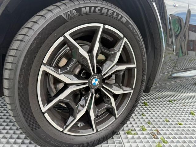 BMW/ 寶馬  X4 SERIES  X4 xDrive20i  第4張相片