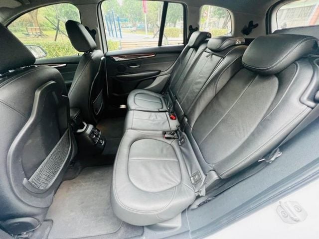 BMW/ 寶馬  2 SERIES  218d  第3張相片