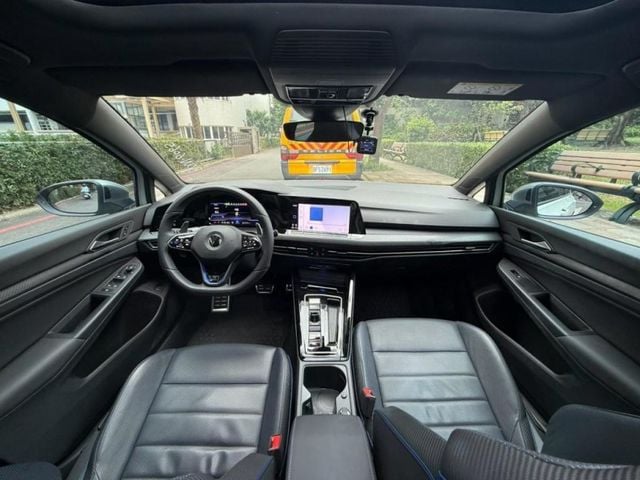 Volkswagen 福斯  Golf  第2張相片