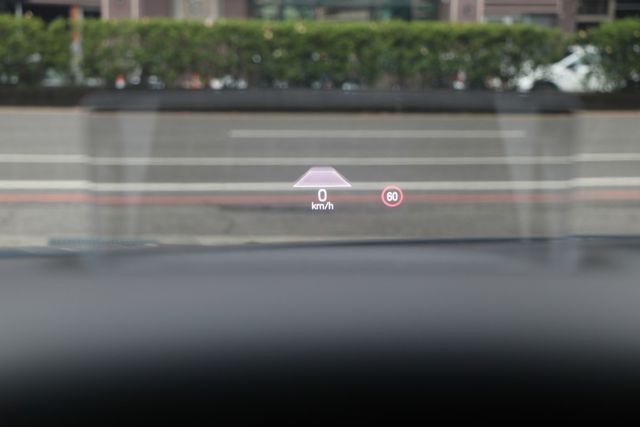 只跑六萬，全車原鈑件！新價格!絕版Wagon！Ｖ版大滿配，一手家庭用車，無改裝無惡操  第9張相片