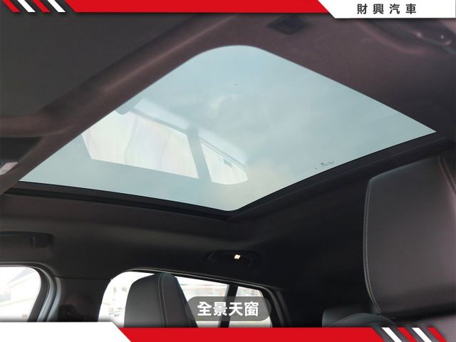 純電跑旅新選擇，老闆娘自用車，里程少，車況絕佳！流線外觀豪華跨界跑旅，手機數位鑰匙2.0，電動座椅全景天窗～!!  第13張相片