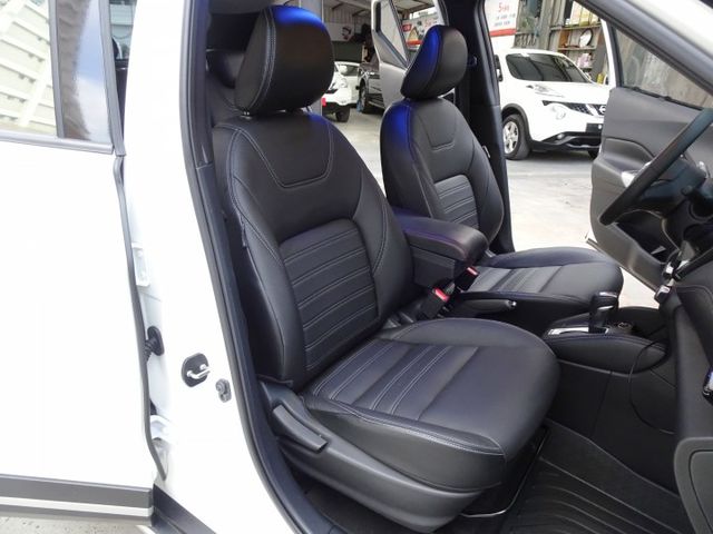 智行旗艦版~只跑6萬~LED頭燈 360環景 CarPlay  定速 恆溫 免鑰匙啟動 盲點偵測 前後雷達 全額貸  第14張相片