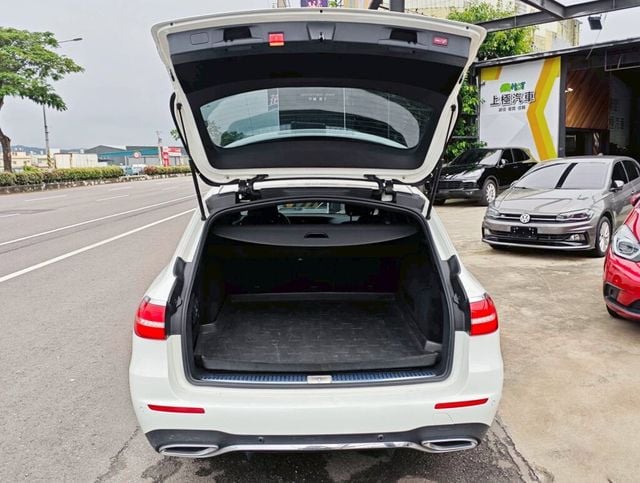M-BENZ賓士 E220D ESTATE  第3張相片