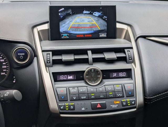 LEXUS凌志 NX300H  第13張相片