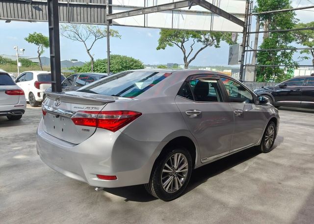 TOYOTA豐田 ALTIS  第2張相片