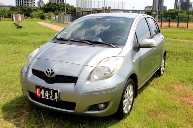 {內外新 跑14萬}11年YARIS1.5灰~豐隆嚴選0頭款低月付專案~  第1張相片
