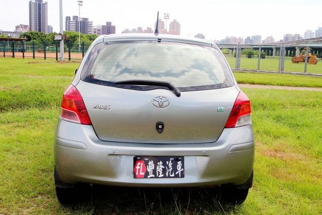 {內外新 跑14萬}11年YARIS1.5灰~豐隆嚴選0頭款低月付專案~  第4張相片
