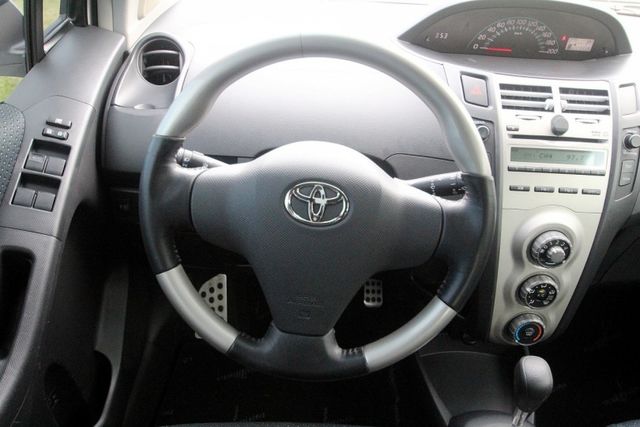 {內外新 跑14萬}11年YARIS1.5灰~豐隆嚴選0頭款低月付專案~  第5張相片