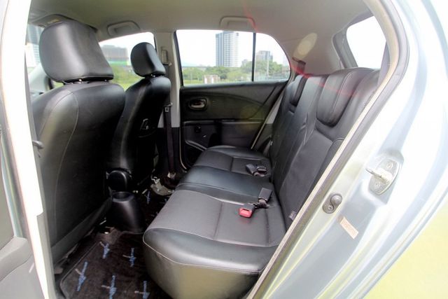{內外新 跑14萬}11年YARIS1.5灰~豐隆嚴選0頭款低月付專案~  第7張相片
