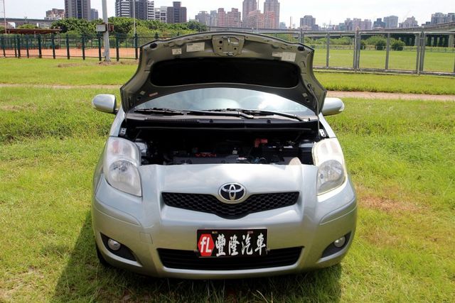 {內外新 跑14萬}11年YARIS1.5灰~豐隆嚴選0頭款低月付專案~  第11張相片