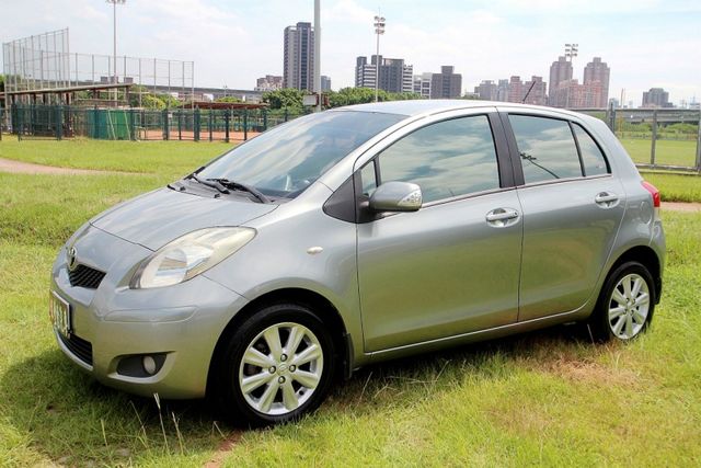 {內外新 跑14萬}11年YARIS1.5灰~豐隆嚴選0頭款低月付專案~  第14張相片