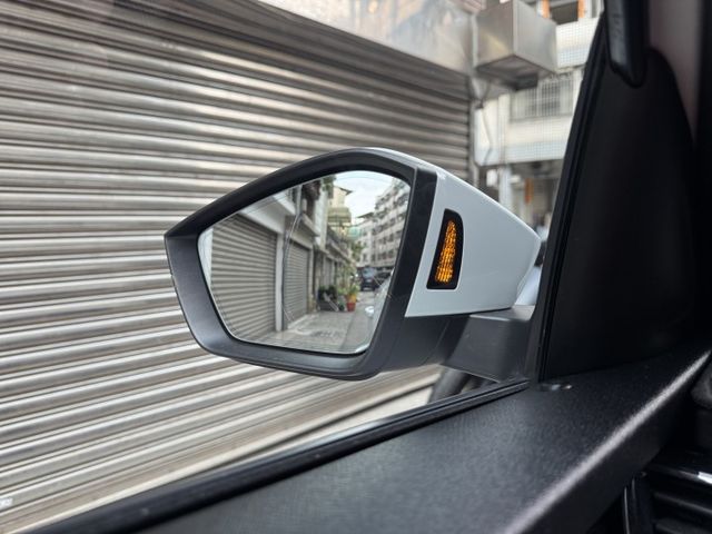 ★年底車2024年領牌~1.0渦輪高規豪華動能版，現省40萬認證車原鈑件，IKEY.LV2.電尾門.盲點.數位儀表板★  第15張相片
