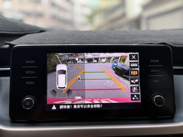★年底車2024年領牌~1.0渦輪高規豪華動能版，現省40萬認證車原鈑件，IKEY.LV2.電尾門.盲點.數位儀表板★  第18張相片