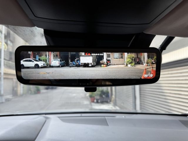 ★高規豪華版+精裝特仕~年底車25年式，環景影像.電尾門.LV2.盲點雙電動椅.LED，原廠保養紀錄，原鈑件原廠保固中★  第11張相片