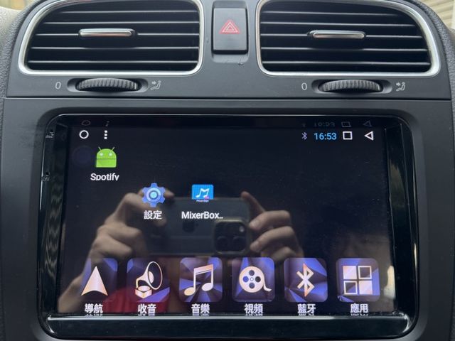 ★1.4渦輪TSI+電子後視鏡/影音全配~認證車，里程保證，導航.倒車顯影.定速.後座出風口，可全額貸款★  第13張相片