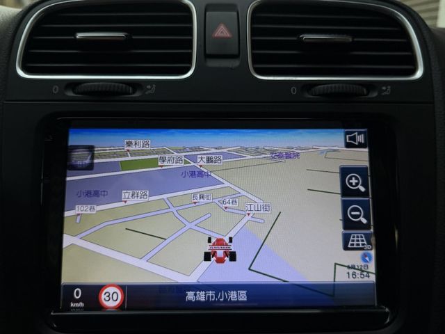 ★1.4渦輪TSI+電子後視鏡/影音全配~認證車，里程保證，導航.倒車顯影.定速.後座出風口，可全額貸款★  第14張相片
