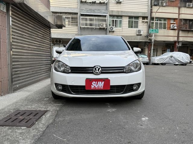 ★1.4渦輪TSI+電子後視鏡/影音全配~認證車，里程保證，導航.倒車顯影.定速.後座出風口，可全額貸款★  第17張相片