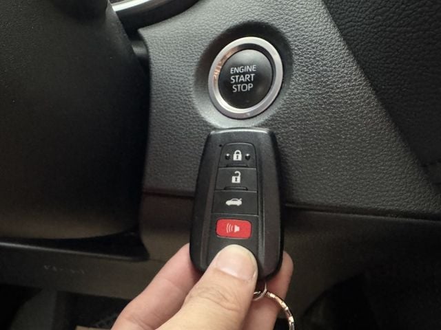 ★豪華版有IKEY~認證車原鈑件，ACC.車道維持.CARPLAY.9氣囊.防滑系統.胎壓偵測.倒車顯影，原廠保養紀錄★  第13張相片
