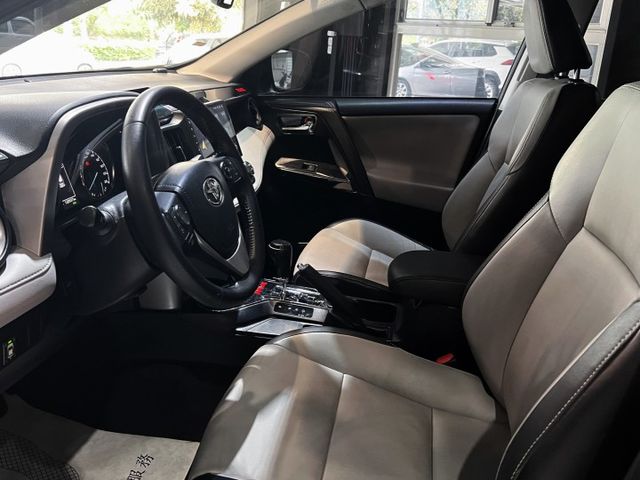 RAV4  第10張相片