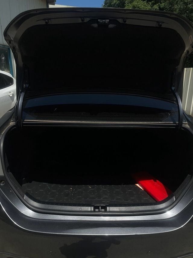 TOYOTA豐田 ALTIS  第6張相片
