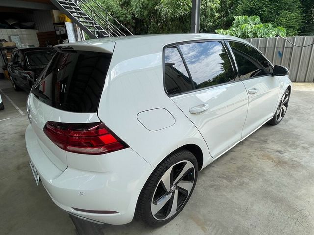 VOLKSWAGEN福斯 GOLF  第2張相片