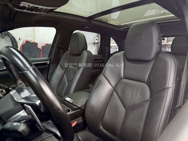 2015年Cayenne 車道維持/全景天窗/環景/電動椅/電尾門/跑排  第6張相片