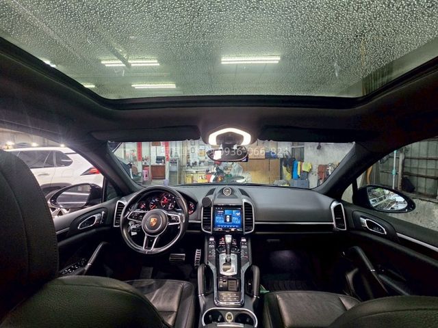 2015年Cayenne 車道維持/全景天窗/環景/電動椅/電尾門/跑排  第11張相片