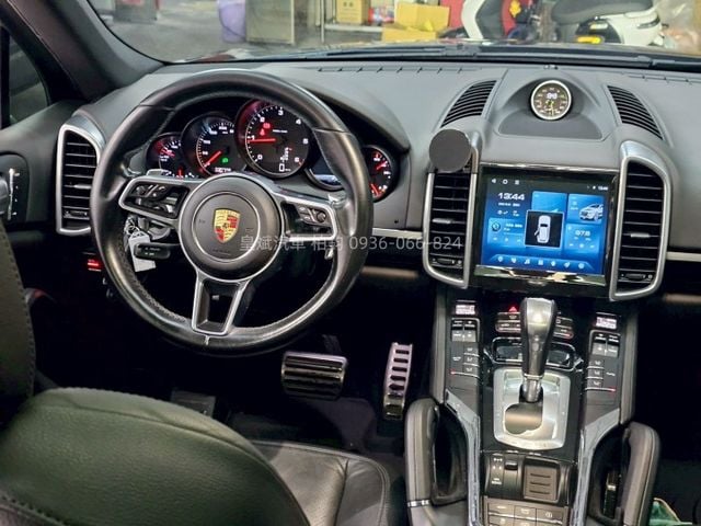 2015年Cayenne 車道維持/全景天窗/環景/電動椅/電尾門/跑排  第12張相片