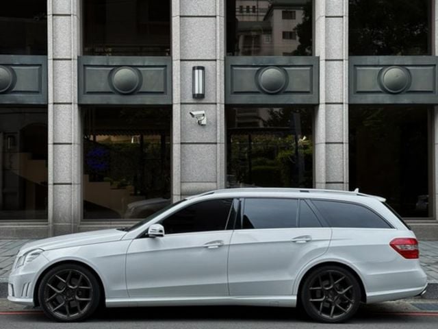 M-BENZ賓士 E300  第3張相片