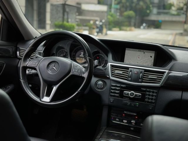 M-BENZ賓士 E300  第5張相片