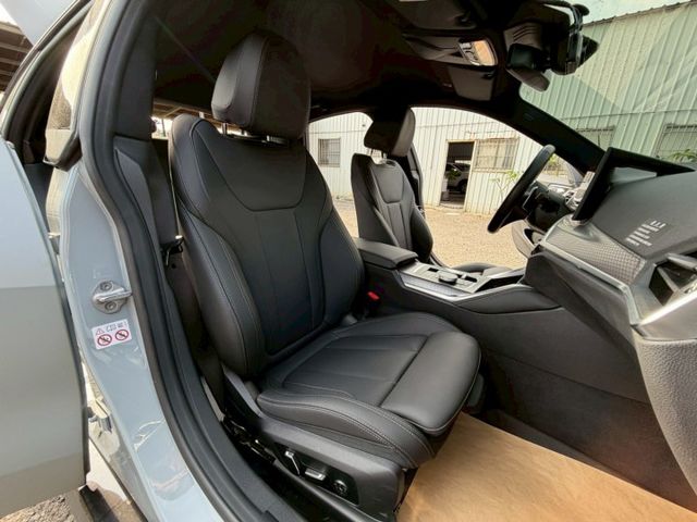 M Sport 原版件 配備~單記憶椅/ACC/盲點/無線充電座/HUD/換檔撥片/環景/電尾門 (海佃店)  第5張相片