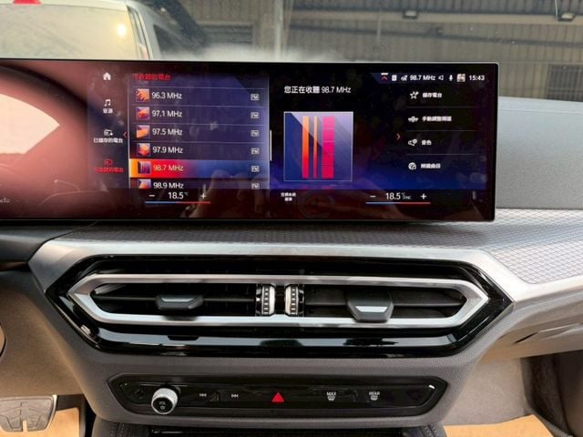 M Sport 原版件 配備~單記憶椅/ACC/盲點/無線充電座/HUD/換檔撥片/環景/電尾門 (海佃店)  第9張相片