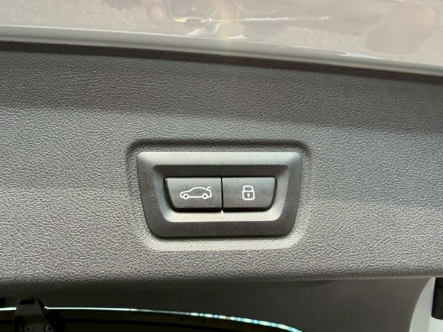 M Sport 原版件 配備~單記憶椅/ACC/盲點/無線充電座/HUD/換檔撥片/環景/電尾門 (海佃店)  第16張相片