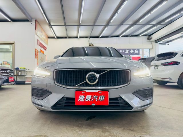 B3 原版件 配備~雙電動椅/ACC/HUD/盲點/環景/HK音響/車道維持/電尾門 (北安店)  第2張相片