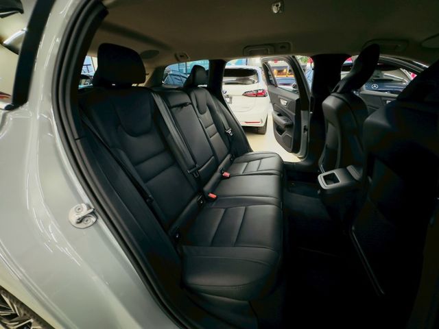 B3 原版件 配備~雙電動椅/ACC/HUD/盲點/環景/HK音響/車道維持/電尾門 (北安店)  第7張相片