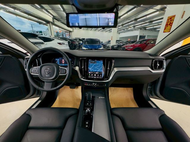 B3 原版件 配備~雙電動椅/ACC/HUD/盲點/環景/HK音響/車道維持/電尾門 (北安店)  第8張相片