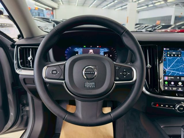 B3 原版件 配備~雙電動椅/ACC/HUD/盲點/環景/HK音響/車道維持/電尾門 (北安店)  第9張相片